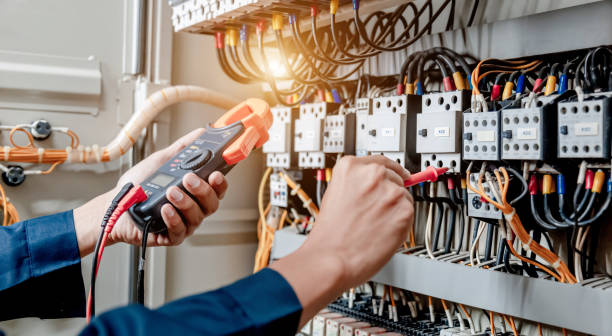 Best Licensed Electrician  in Middleborough Center, MA